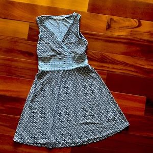 Woman’s 95% polyester 5% spandex dress